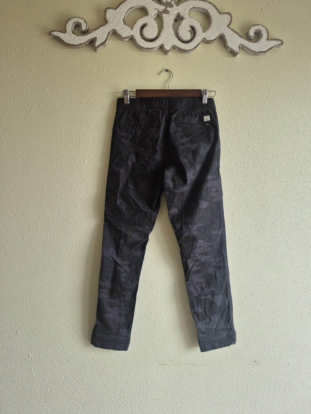Vuori Rip Stop Black Gray Camo Pants Womens Size XS - Picture 3 of 10